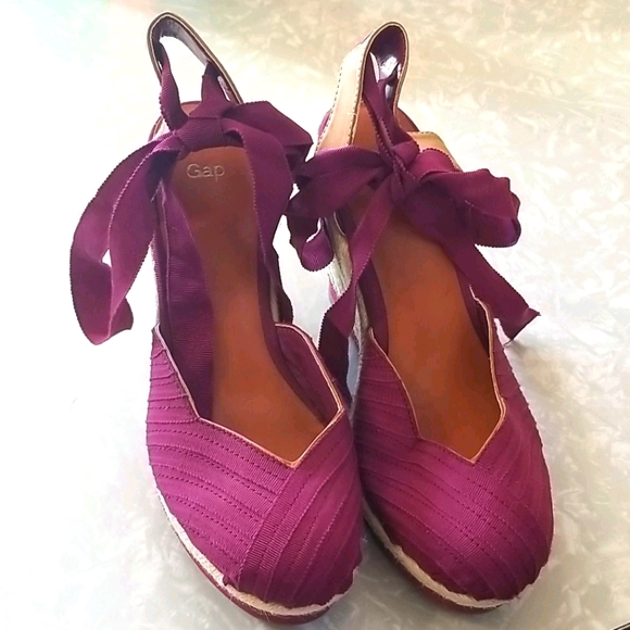 Platform wedge shoes. Tie around ankle - Picture 1 of 4